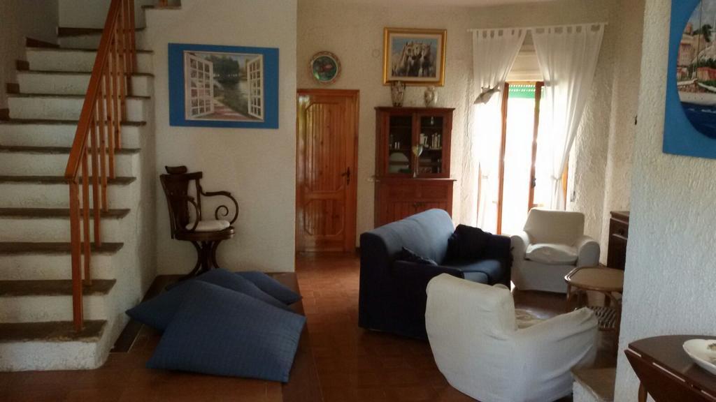 La Bouganville Formia Exterior foto